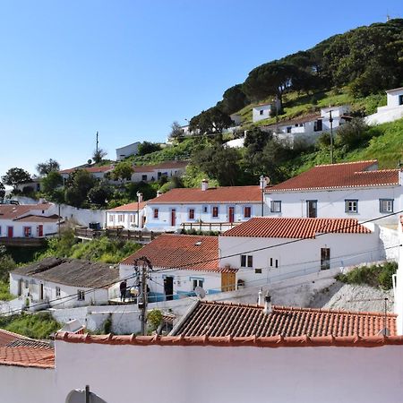 Hillside 2 Aljezur Old Town Guest House Екстериор снимка