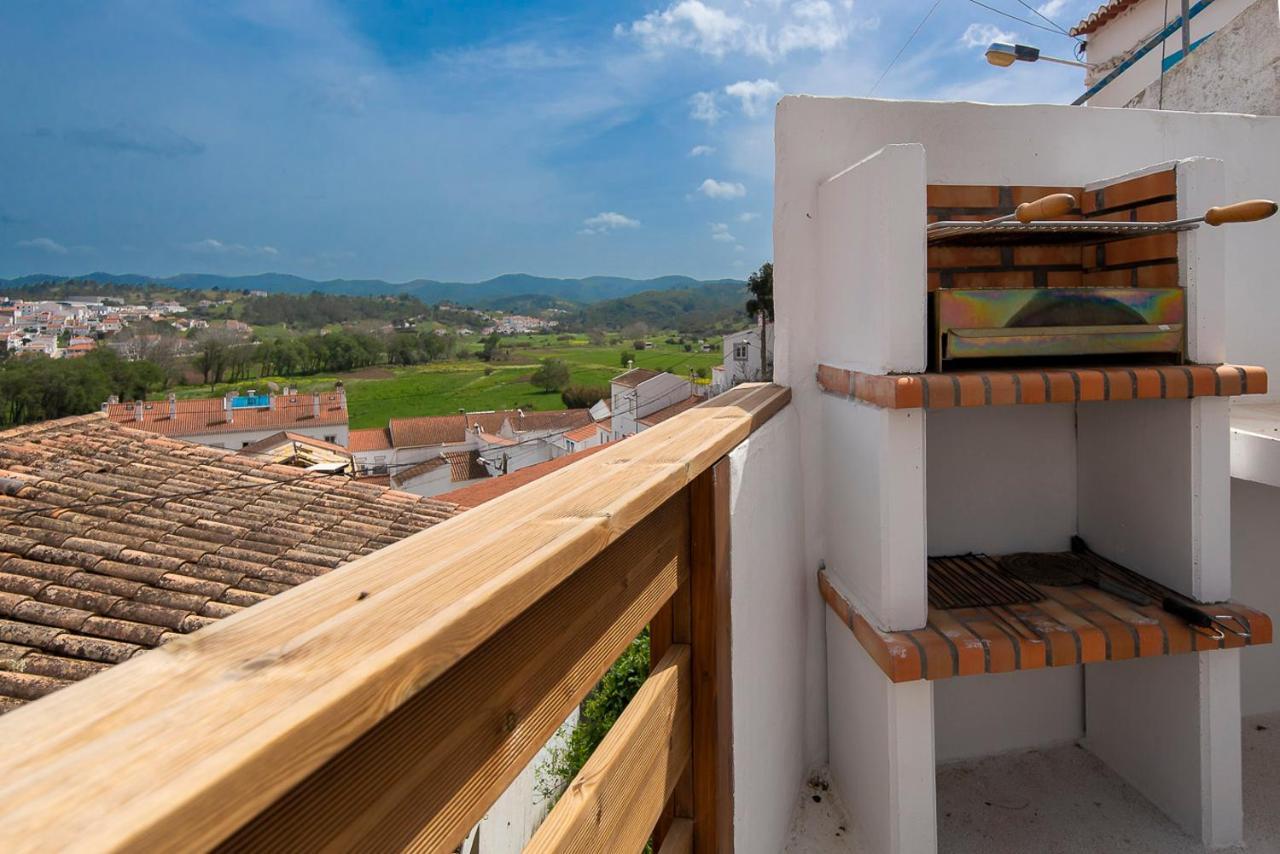 Hillside 2 Aljezur Old Town Guest House Екстериор снимка