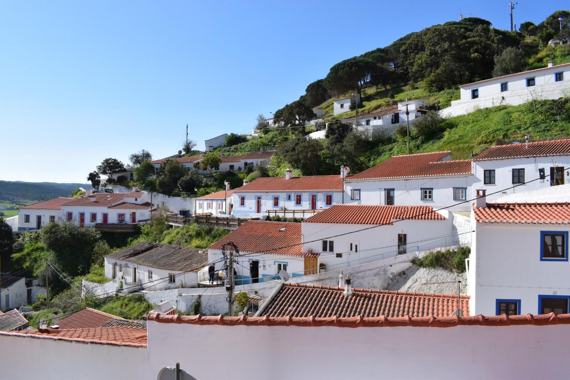 Hillside 2 Aljezur Old Town Guest House Екстериор снимка